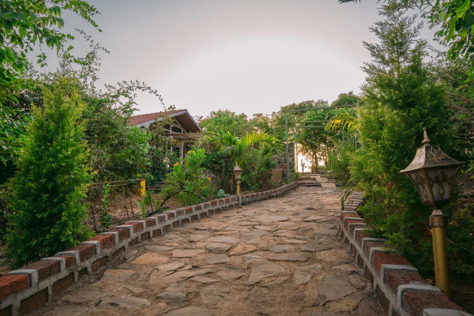 Eshi Resorts And Restaurant - Bhimashankars Jungle Luxury Resort Taleghar Eksteriør billede